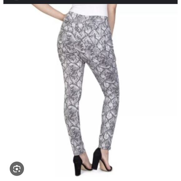 Seven7 High Rise Skinny Jeans Neutral Snake Print Size 10 - Picture 2 of 5